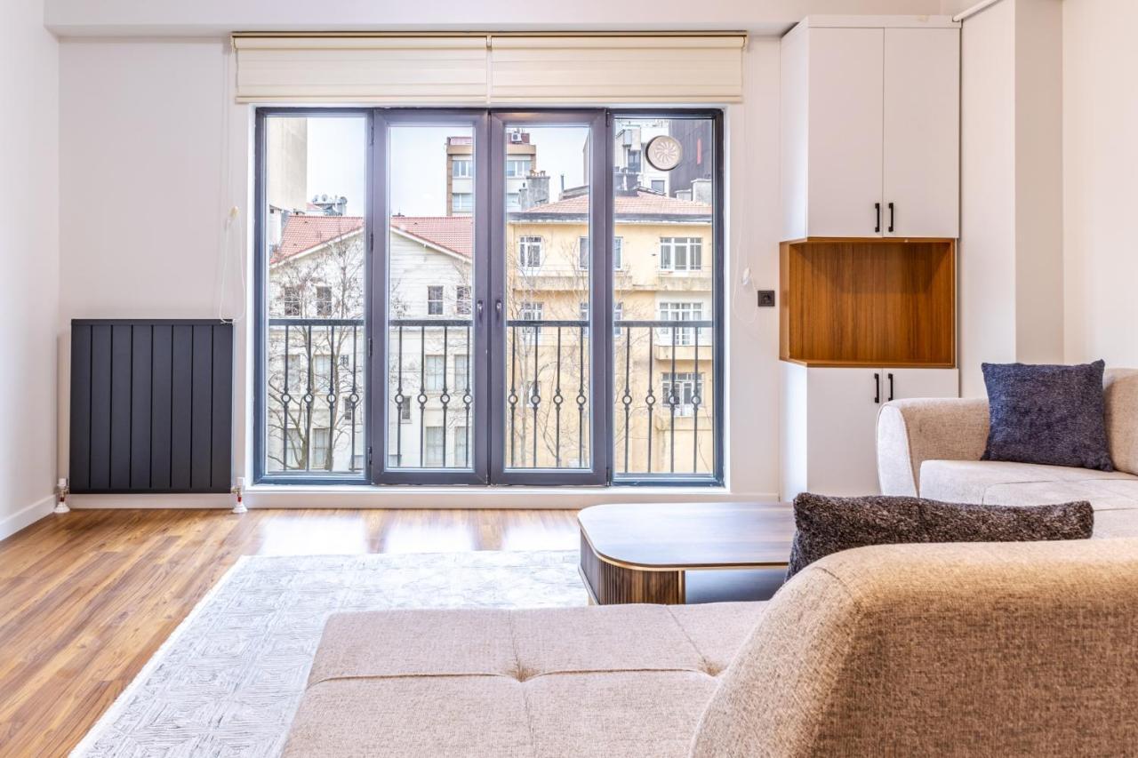 Modern Living In Nisantasi Citys Mall Apartment Istanbul